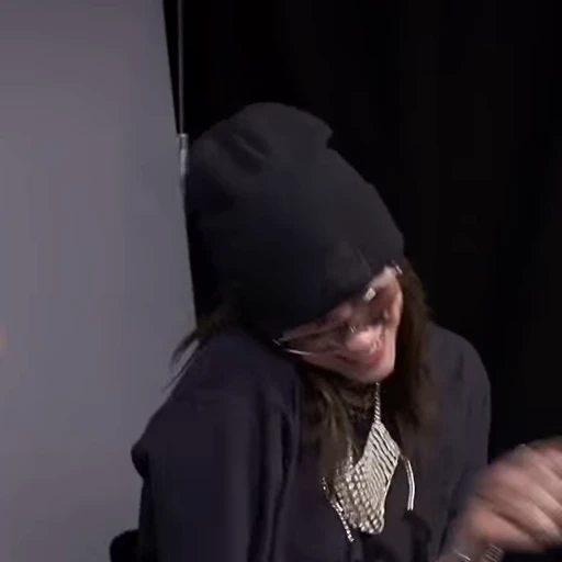 ☺️ Стикер «Billie Eilish» для Telegram