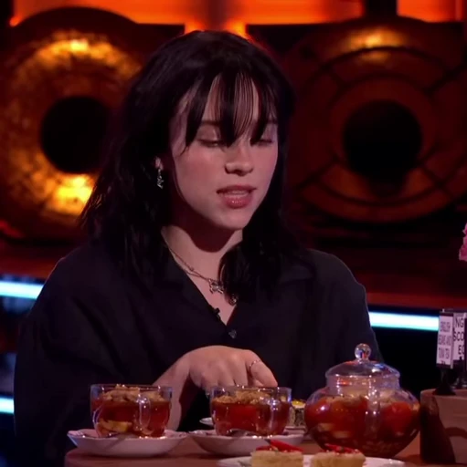 🧃 Стикер «Billie Eilish» для Telegram