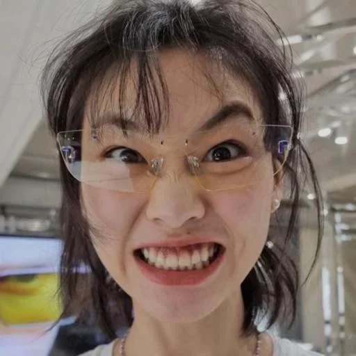 😬 Стикер «Squid Game Emotions» для Telegram