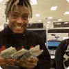 Стикер 16 Juicewrld
