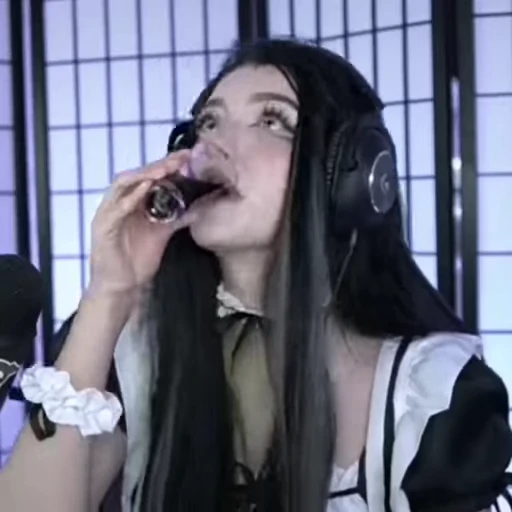 🍻 Стикер «Girls Девушки» для Telegram