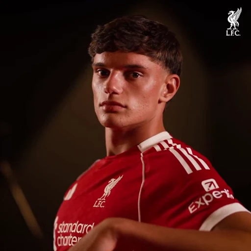 🤩 Стикер «Liverpool one love» для Telegram