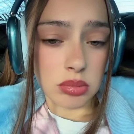 🥺 Стикер «Maybe Baby» для Telegram