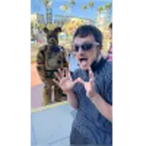 🤩 Эмодзи «Josh Hutcherson» для Telegram