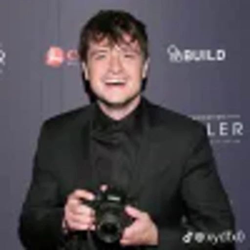 🤩 Эмодзи «Josh Hutcherson» для Telegram