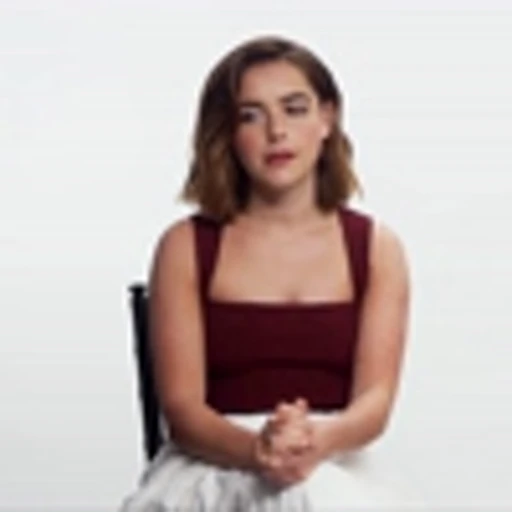 🤩 Эмодзи «Kiernan Shipka» для Telegram