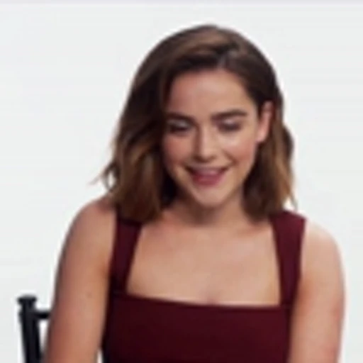 🤩 Эмодзи «Kiernan Shipka» для Telegram