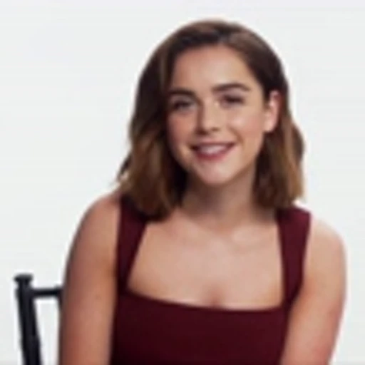 🤩 Эмодзи «Kiernan Shipka» для Telegram