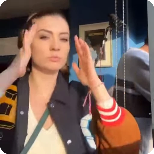 🤍 Стикер «Бурджу Озберк» для Telegram