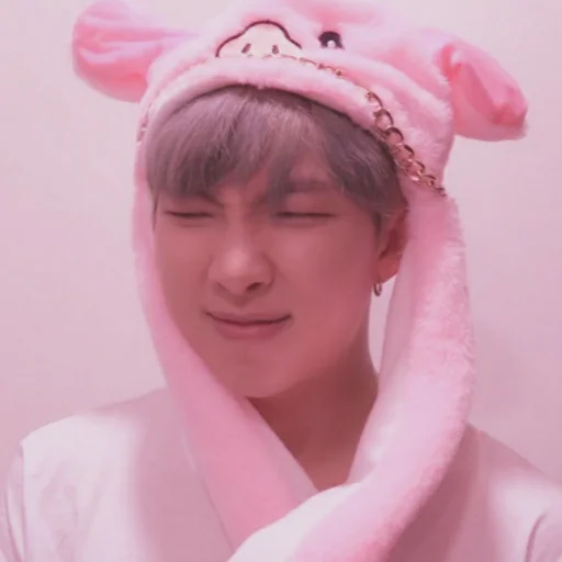 🍓 Стикер «Strawberry Namjoon» для Telegram
