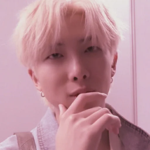🍓 Стикер «Strawberry Namjoon» для Telegram