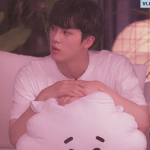 🍓 Стикер «Strawberry Seokjin» для Telegram
