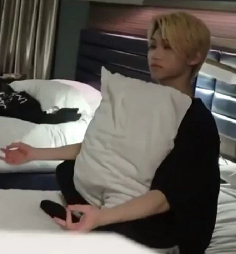😴 Стикер «SKZ» для Telegram