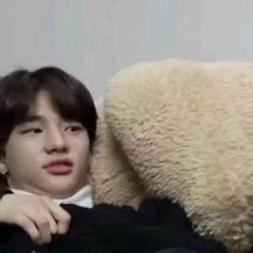 🤢 Стикер «stan straykids» для Telegram