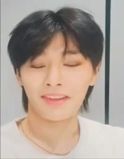 😌 Стикер «Stray Kids 2» для Telegram