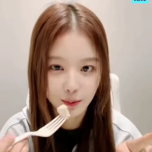 🌟 Стикер «minju izone» для Telegram