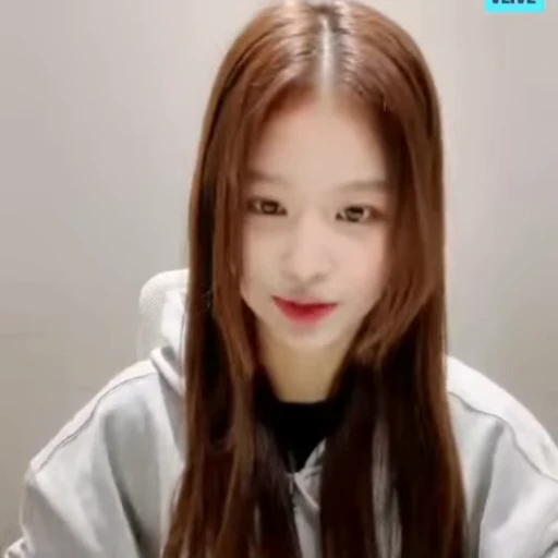 🌟 Стикер «minju izone» для Telegram