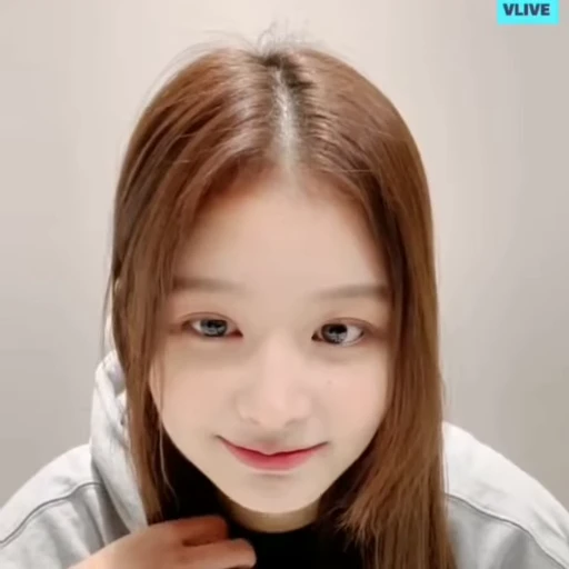 🌟 Стикер «minju izone» для Telegram