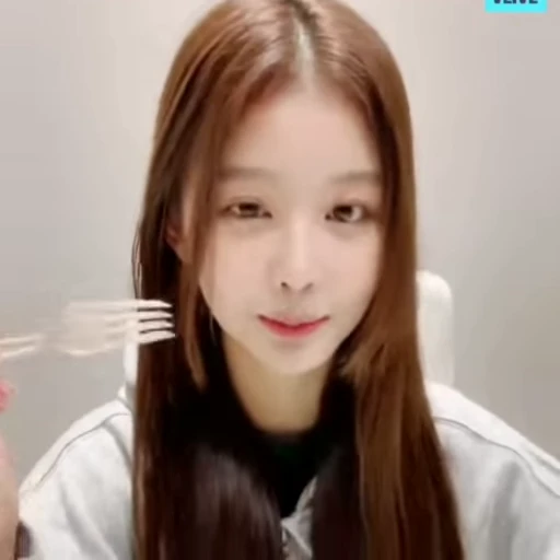 🌟 Стикер «minju izone» для Telegram