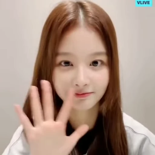🌟 Стикер «minju izone» для Telegram