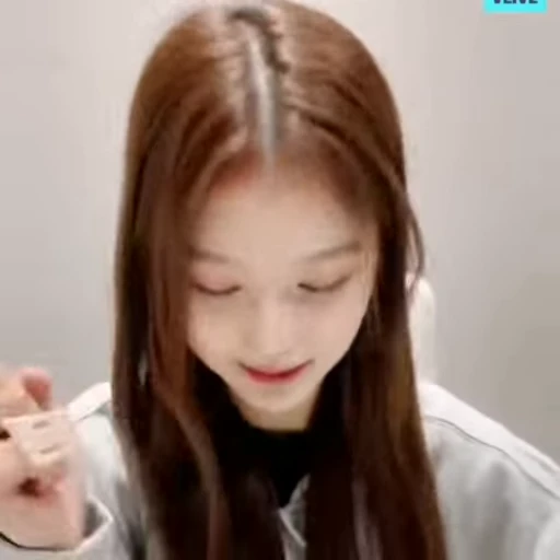 🌟 Стикер «minju izone» для Telegram
