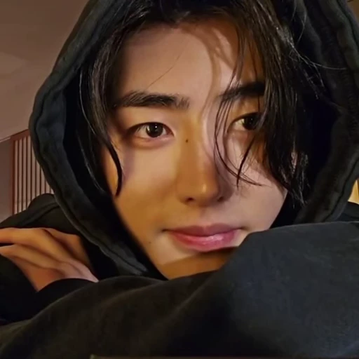 ☀️ Стикер «Sunghoon» для Telegram