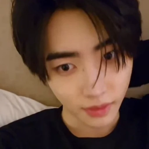 🤩 Стикер «Sunghoon» для Telegram