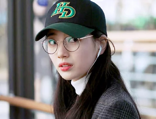 😯 Стикер «SUZY» для Telegram