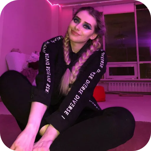 🧘‍♀ Стикер «Sveta Sollar» для Telegram