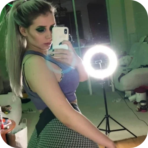 🤳 Стикер «Sveta Sollar» для Telegram