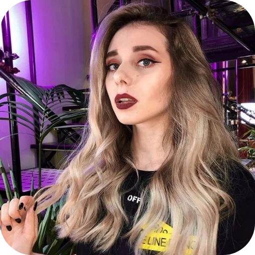 👩 Стикер «Sveta Sollar» для Telegram