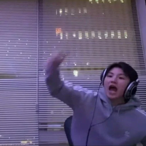 😡 Стикер «kpop memes» для Telegram