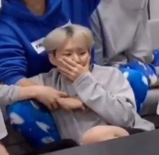 😱 Стикер «kpop memes» для Telegram