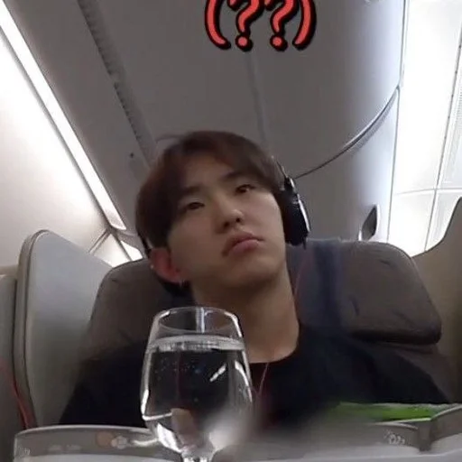 🫠 Стикер «kpop memes» для Telegram