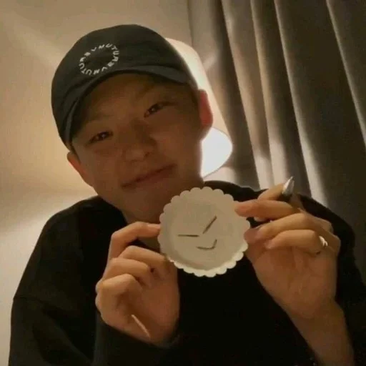 😁 Стикер «kpop memes» для Telegram
