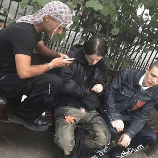 😌 Стикер «ZombOid» для Telegram