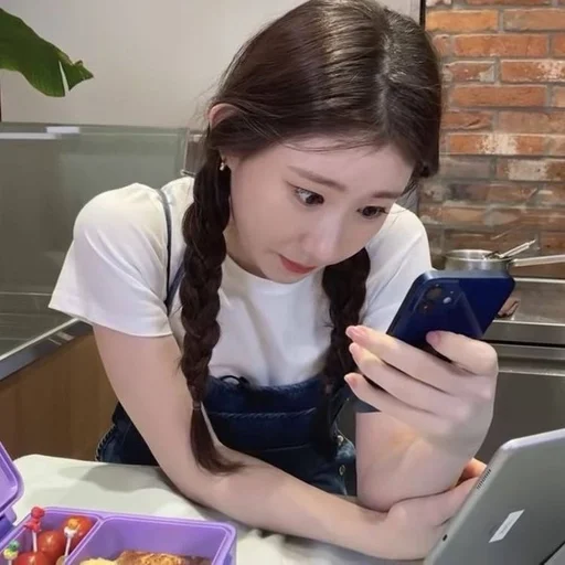 ☹️ Стикер «черен» для Telegram