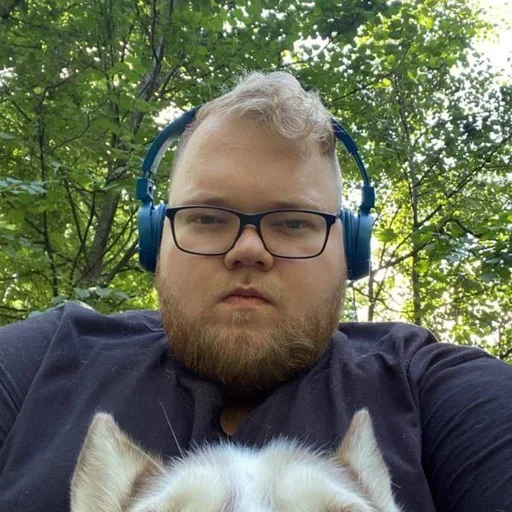 🌟 Стикер «T2x2» для Telegram