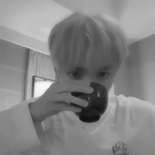 🐈‍⬛ Стикер «Lee taeyoung» для Telegram