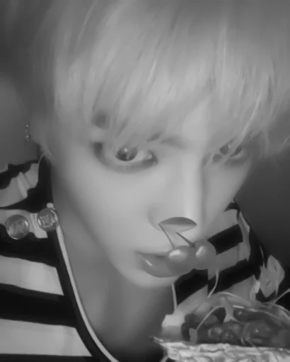 🐈‍⬛ Стикер «Lee taeyoung» для Telegram