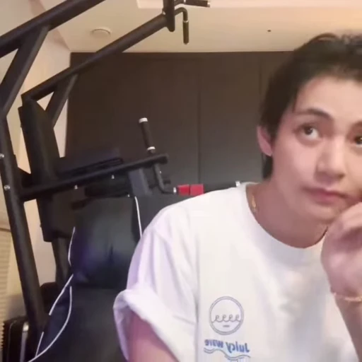 🐯 Стикер «TAEHYUNG» для Telegram