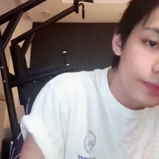 🐯 Стикер «TAEHYUNG» для Telegram