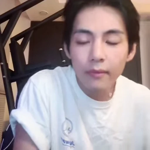 🐯 Стикер «TAEHYUNG» для Telegram