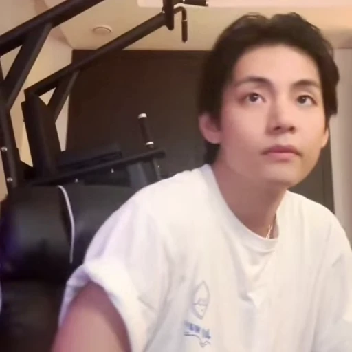 🐯 Стикер «TAEHYUNG» для Telegram