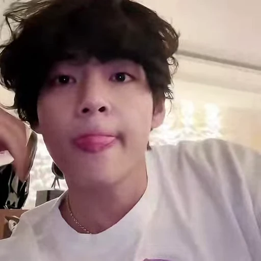 😐 Стикер «Tae-Hyung» для Telegram