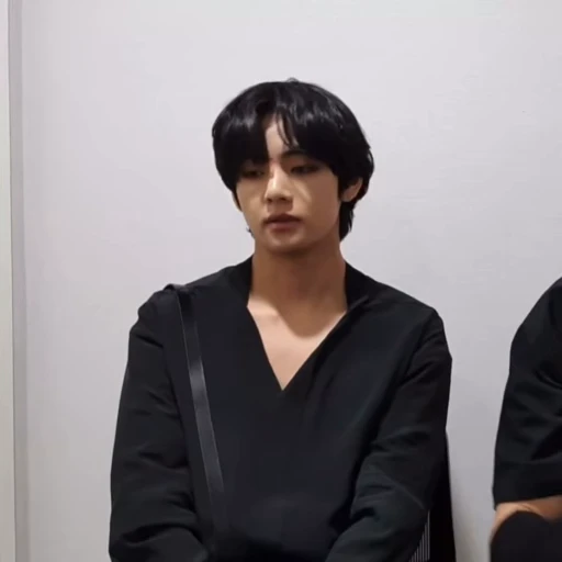 😐 Стикер «Tae-Hyung» для Telegram