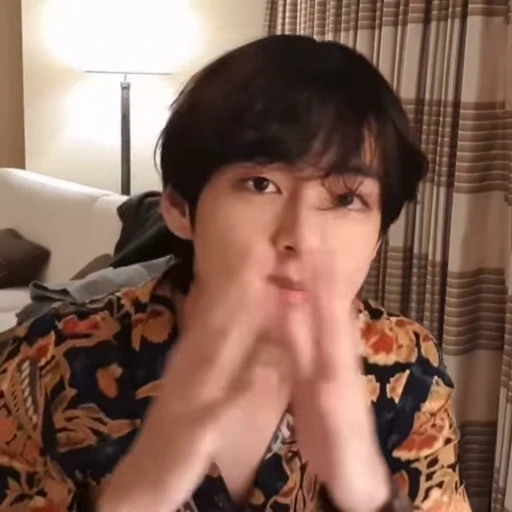😐 Стикер «Tae-Hyung» для Telegram
