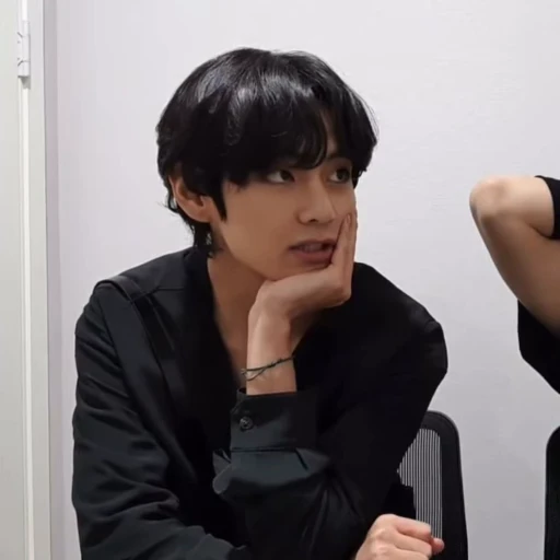 😐 Стикер «Tae-Hyung» для Telegram