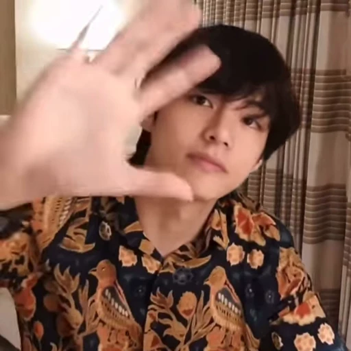 😐 Стикер «Tae-Hyung» для Telegram