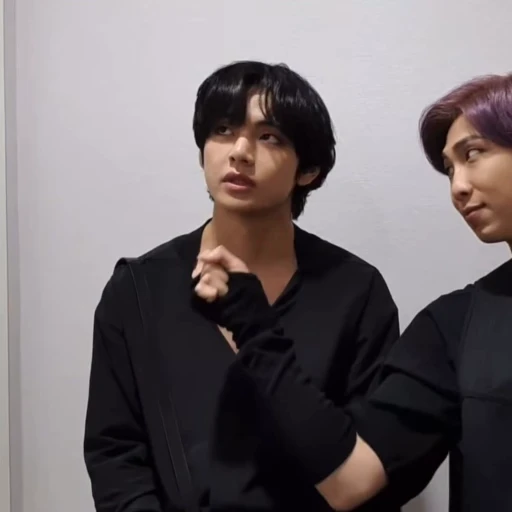 😐 Стикер «Tae-Hyung» для Telegram